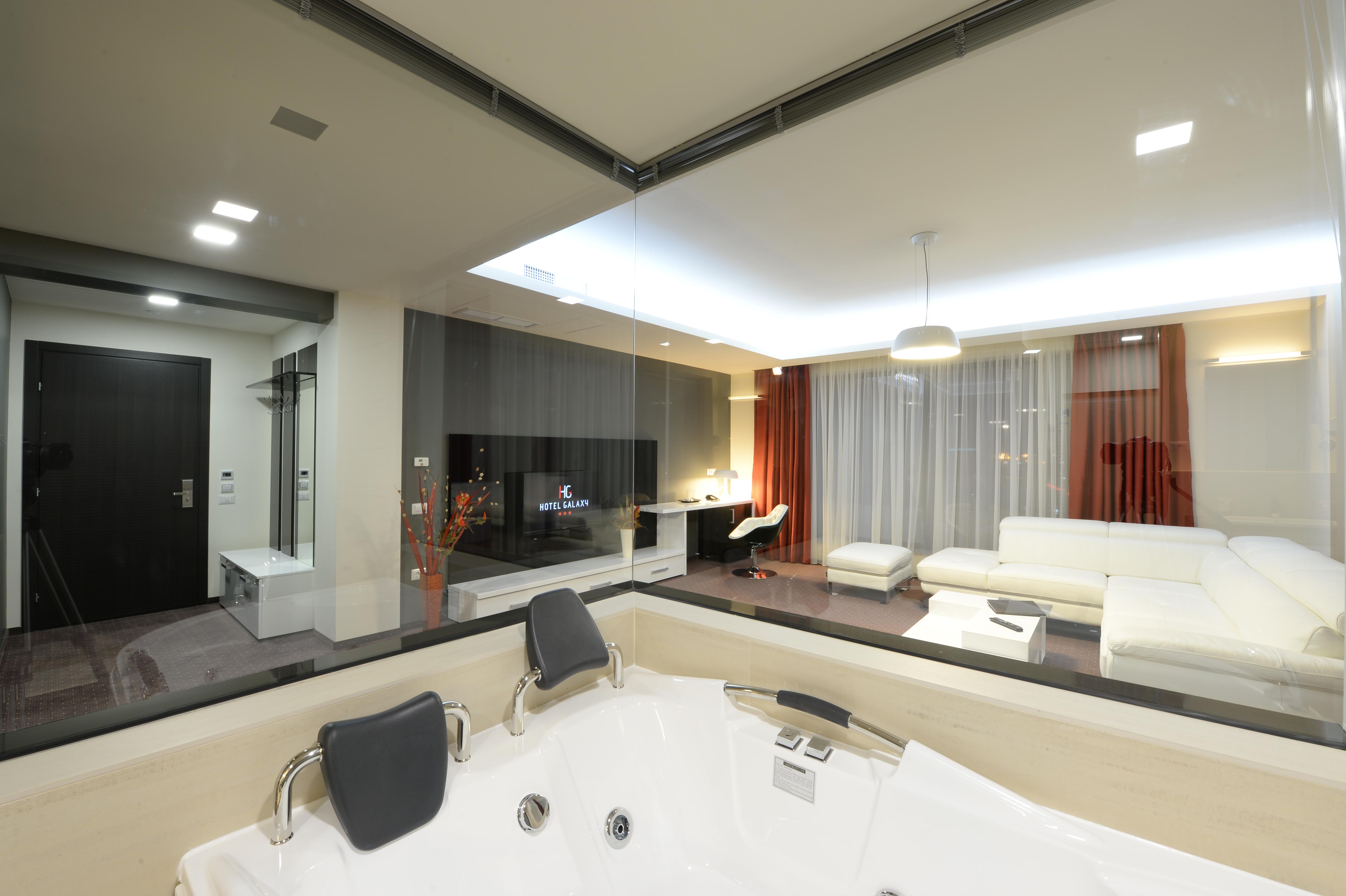 Dumbravita  Hotel Galaxy מראה חיצוני תמונה