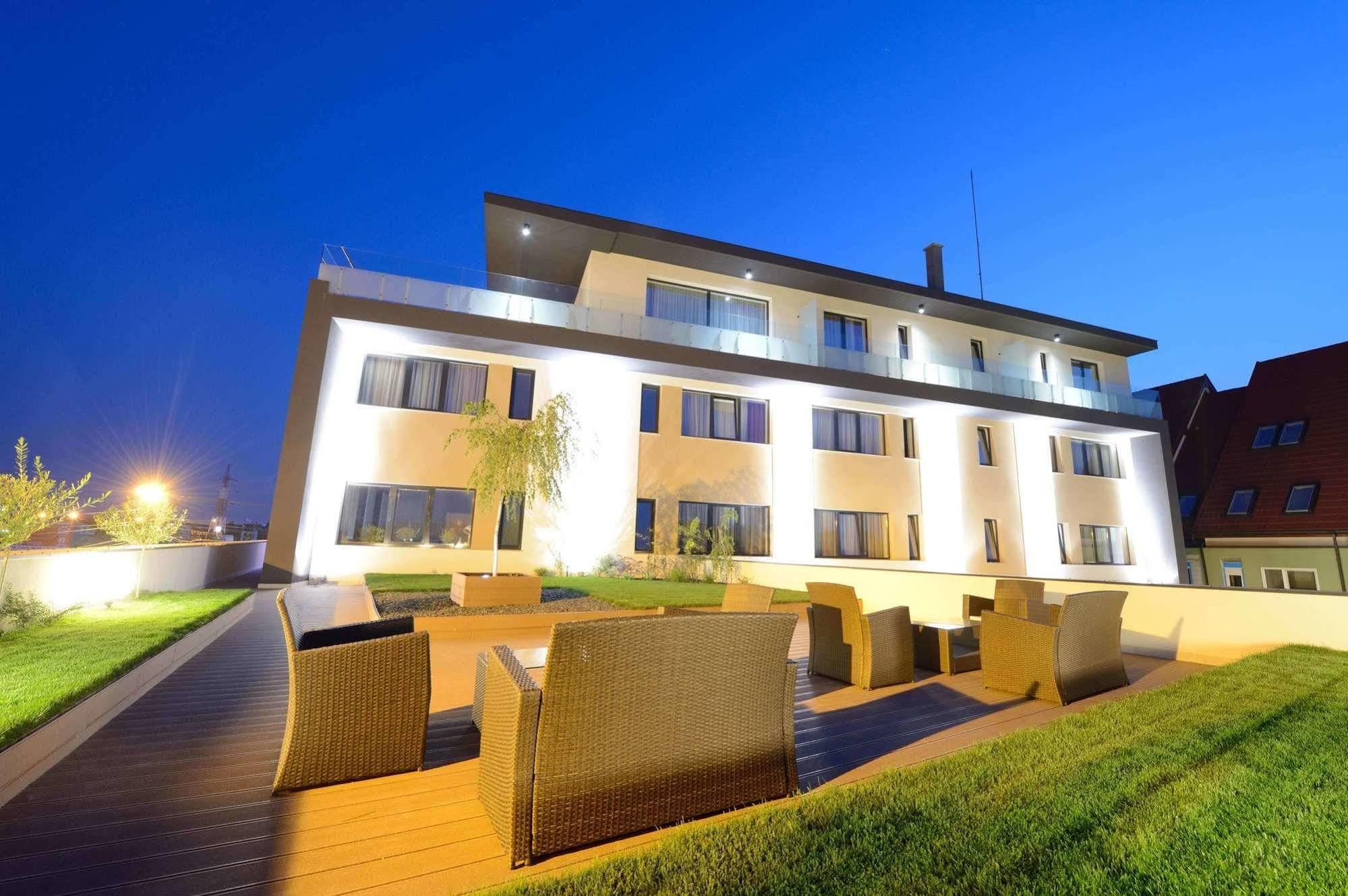 Dumbravita  Hotel Galaxy מראה חיצוני תמונה