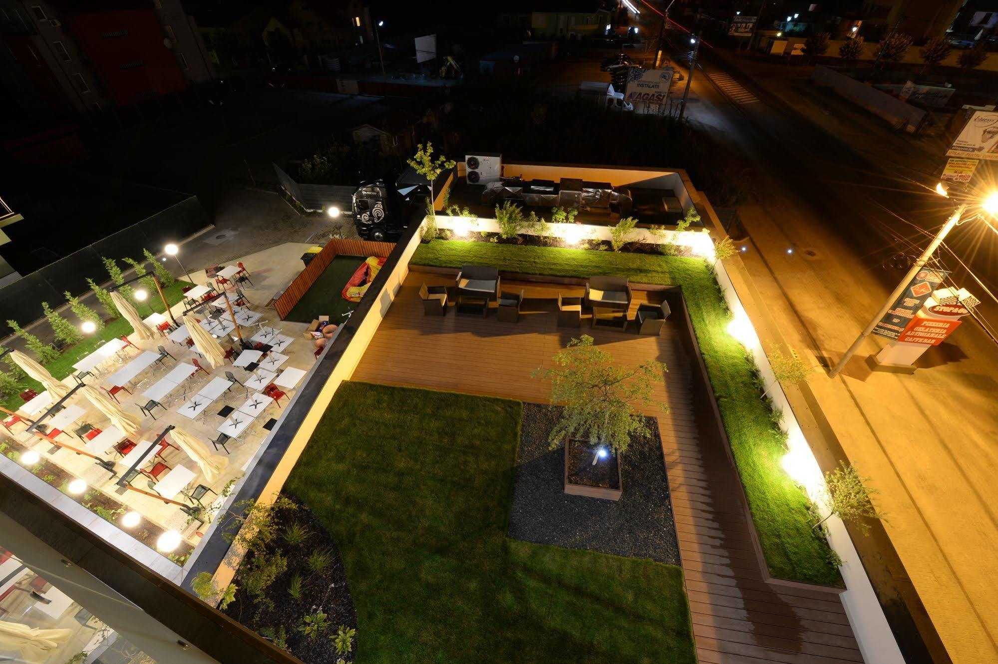 Dumbravita  Hotel Galaxy מראה חיצוני תמונה
